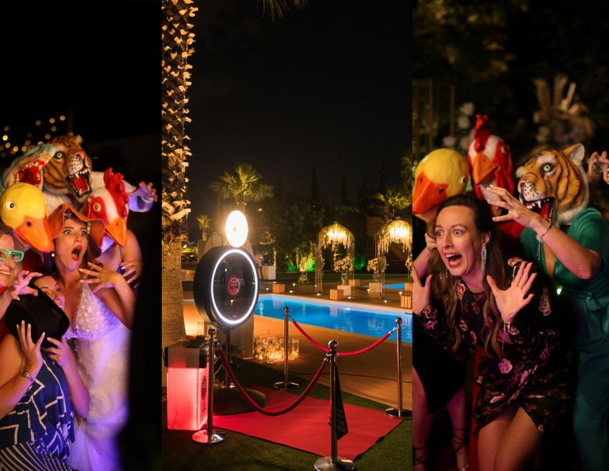 Mirror Loves You Photobooth concept γάμου