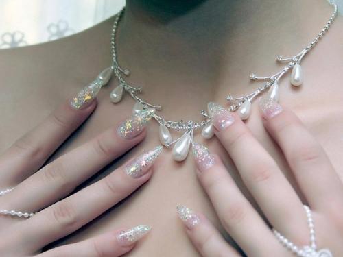 Καλοκαιρινό νυφικό μανικιούρ