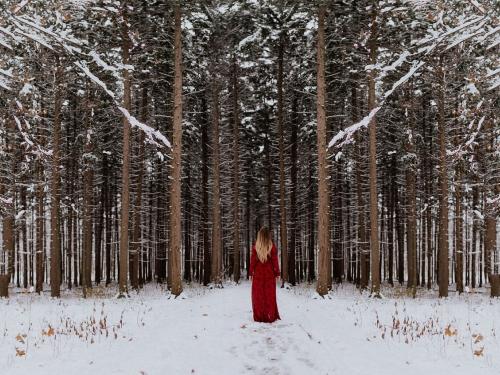 Καλεσμένη σε γάμο το χειμώνα